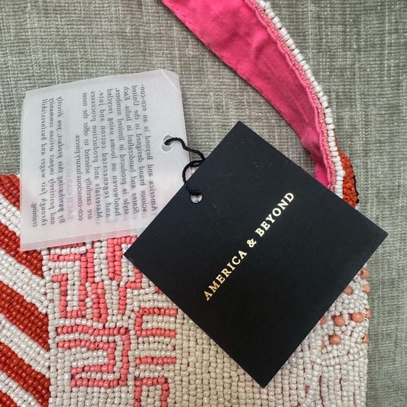 America & Beyond Shoulder Beaded Bag - Picture 5 of 6